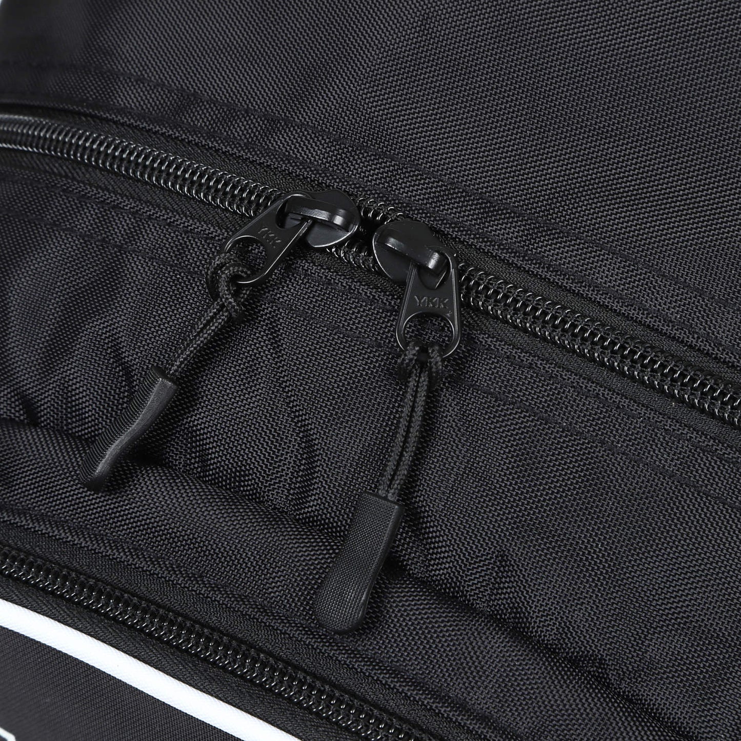 BACK PACK 04 デイパック 27L ボール/シューズ等入れ可能な仕切り付き GG107262
